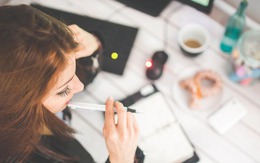 Tranh luận: Công ty ổn nhưng đồng nghiệp "toxic" - nên nghỉ việc hay cố chịu?