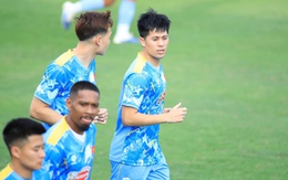 "Chuyên gia săn Tây" Đình Trọng trở lại ĐT Việt Nam sau 1.200 ngày, tái ngộ Duy Mạnh, "bối rối" ngoại ngữ vì Xuân Son