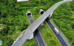 Khắc phục hư hỏng trên cao tốc Vân Phong - Nha Trang trước ngày 30/3