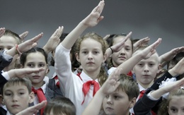 Vì sao người Nga hiếm khi cười với người lạ?