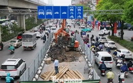 Hà Nội yêu cầu đẩy tiến độ các dự án chống ngập, dỡ rào chắn trên nhiều tuyến phố trung tâm trước 30/4