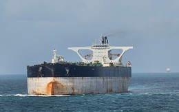 Phát hiện tàu chở 190.000 thùng dầu nghi của Nga đang di chuyển đến Cuba, bất ngờ mất tín hiệu rồi hướng thẳng đến Venezuela