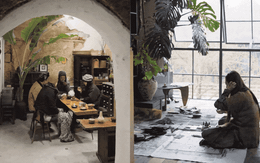 Bỏ việc thành phố, 7 người bạn rủ bố mẹ lên núi sống: 4 năm không tốn tiền mua mỹ phẩm quần áo, tìm ra "báu vật" chữa bách bệnh