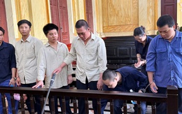 Ngỡ ngàng “siêu thị giấy tờ giả” phân phối về TPHCM