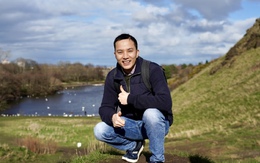 Từ cậu bé 4h sáng lội bùn đi học đến top 2% nhà khoa học ảnh hưởng nhất thế giới