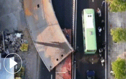 Hiện trường vụ tai nạn nghiêm trọng: Tấm thép hàng chục tấn đổ ập vào cabin, tài xế xe chở rác tử vong