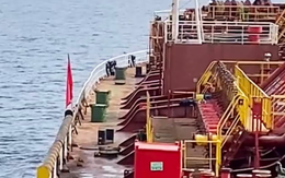 Iran bác bỏ "món quà tặng ông Donald Trump", 20.000 thủy thủ mắc kẹt ở vịnh Ba Tư