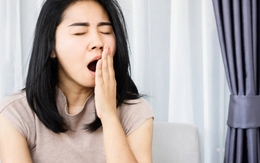 Kiểu ngáp này có thể là dấu hiệu của đột quỵ! Đừng chần chừ, hãy đi kiểm tra càng sớm càng tốt