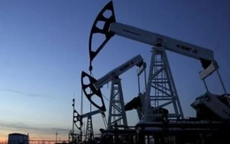 Giá dầu Brent áp sát 80 USD/thùng giữa lo ngại gián đoạn nguồn cung