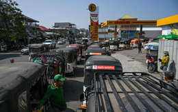 Campuchia vừa thay đổi giá xăng dầu, có loại sắp chạm 50.000 đồng/lít