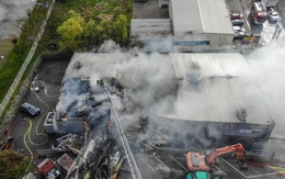 Cháy lớn như “nuốt chửng mọi thứ” tại quán bar, 750 khách tháo chạy hoảng loạn trong đêm