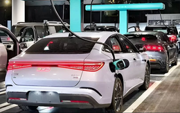Trung Quốc bỏ xa đối thủ về khả năng sạc xe điện: Sạc 9 phút đi 600 km, hết BYD đến CATL, Huawei khoe công nghệ 'đỉnh chóp'