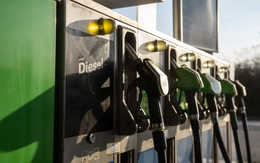 Đang trên đường tới châu Âu, loạt tàu chở 1,2 triệu thùng dầu đột ngột chuyển hướng giữa biển: 'Lục địa già' chuẩn bị đón tin xấu