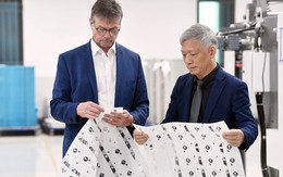 Làm loại giấy in tiền khiến tội phạm làm giả đầu hàng, doanh nghiệp Việt nhận được cam kết dành riêng một công nghệ đặc biệt từ Tập đoàn Đức 130 năm
