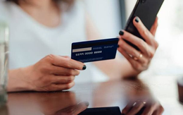 Vì sao nhiều người Việt vẫn sợ thẻ tín dụng?