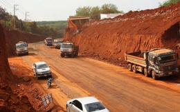 Đề xuất tạm dừng thi công tuyến đường khiến 8 nhà dân 'treo cao' ở Đồng Nai