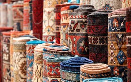 Tấm thảm Iran giá bằng cả biệt thự: Tại sao giới siêu giàu sẵn sàng chờ hàng chục năm để sở hữu?