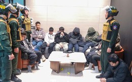 Kịch tính như phim hình sự: Video trực tiếp A50 đột kích "đại bản doanh" Xôi Lạc TV, bắt hơn 30 đối tượng, thu 300 tỷ đồng