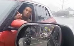 Ô tô 22A-240.09 đi ngược chiều, tài xế không nhường đường còn thách thức 'đỗ cả ngày'