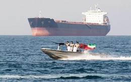 Iran “hoan nghênh” Mỹ hộ tống tàu chở dầu qua eo biển Hormuz, vì sao nhắc 1 vụ hỏa hoạn gần 40 năm trước?