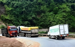 Thực hư cấm xe sơ mi rơ-moóc trên Quốc lộ 49