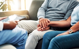 Cặp vợ chồng cùng có mỡ máu cao vút: “Thủ phạm” là thứ con gái mang sang mỗi ngày