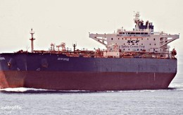 Thách thức mọi đe doạ bắt giữ, hàng chục tàu chở dầu của Nga vẫn ung dung đi qua eo biển của một nước G7