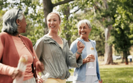 Đi bộ sáng hay tối tốt cho huyết áp?