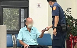 Nửa đêm tài khoản ngân hàng có 10 giao dịch lạ, người đàn ông báo công an, phát hiện âm mưu tinh vi