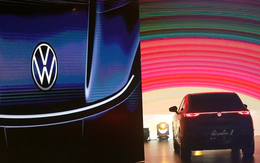 Xe xăng bất ngờ lên ngôi: Tập đoàn ô tô sở hữu hơn 100 nhà máy toàn cầu tuyên bố dừng làm xe điện, chuyển cả nhà máy sang động cơ truyền thống