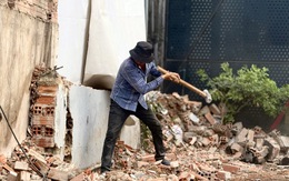 Người dân TP.HCM dỡ nhà, giao mặt bằng làm dự án Quốc lộ 13 mở rộng