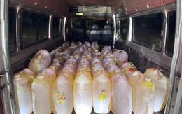 Phát hiện 50 can nhựa chứa đẩy chất lỏng trên xe VAN sát cửa khẩu giữa đêm, lời khai tài xế hé lộ điều khó ngờ