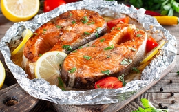 7 thực phẩm tuyệt đối không nên chế biến bằng giấy bạc