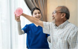 Chăm sóc sức khỏe trị liệu lâu dài cho người cao tuổi: Tại sao nên chọn ở nhà?