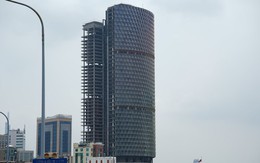 Tòa nhà "tai tiếng" trên đất vàng TPHCM: Số phận lao đao, trở thành khoản nợ xấu BĐS lớn bậc nhất, đến lớp vỏ rực rỡ mỗi đêm dù bên trong vẫn là khối bê tông khổng lồ