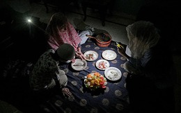 'Xung phong' làm trung gian hòa giải Mỹ - Iran, nhưng chính quốc gia này cũng đang rơi vào 'bóng tối' vì thiếu khí đốt - nhiều nơi chịu cảnh cắt điện 14 tiếng/ngày