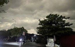 Chuyên gia nói gì về bầu trời bỗng tối sầm vào sáng nay 17-4 ở Hà Nội?