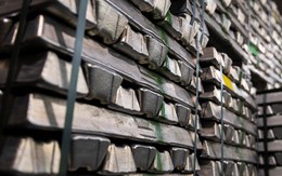 Không phải đất hiếm, đây mới là mặt hàng lên 'cơn sốt' trên toàn thế giới: giá tăng không ngừng, tồn kho chỉ đủ dùng 9 ngày