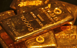 Hàng loạt ngân hàng tại quốc gia chủ chốt BRICS bỗng dừng nhập khẩu, 5 tấn vàng, 8 tấn bạc kẹt tại hải quan: Chuyện gì đây?