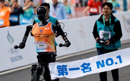 Công nghệ 19/4: Robot hình người thi chạy marathon tại Trung Quốc