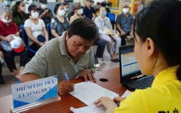 Người hưởng lương hưu mong nhận chế độ trước kỳ nghỉ lễ 30-4