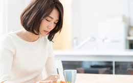 Những bữa ăn nhỏ "khiến bạn già đi nhanh hơn": Một "sai lầm" trong chế độ ăn uống khiến bạn dễ bị gan nhiễm mỡ