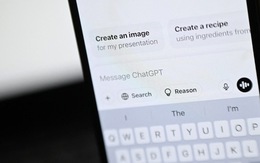 Mô hình toán học của MIT cho thấy: Sự "ba phải" của AI như ChatGPT đang cuốn người dùng vào vòng xoáy hoang tưởng