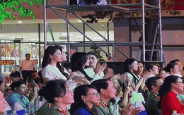 Lọ Lem "đụng độ" cam thường với Tiểy Vy