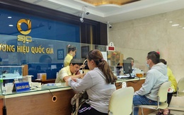 Giá vàng trong nước giảm theo thế giới, công ty SJC tiếp tục khóa kênh giao dịch online