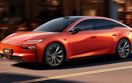 Ai nói Toyota không biết làm ô tô điện: Hãng vừa ra mắt mẫu xe lớn hơn Camry, ngập trang bị mà giá chỉ tương đương 560 triệu