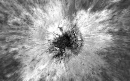 Một "lỗ thủng" khổng lồ vừa xuất hiện trên Mặt Trăng