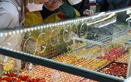 Chuyên gia cảnh báo 3 rủi ro lớn nếu cho phép doanh nghiệp vay vàng trong dân