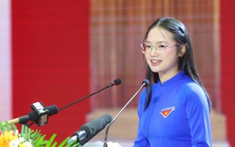 Profile siêu xịn của nữ đoàn viên áo xanh đang HOT nhất MXH: Vừa lên mạng đã va phải "con nhà người ta"!