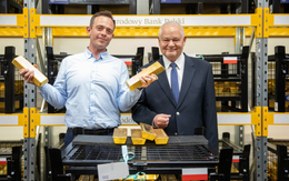 Tổng thống lẫn thống đốc NHTW muốn bán một phần trong số 550 tấn vàng dự trữ để mua vũ khí, bộ trưởng tài chính một nước châu Âu nói thẳng: Đi vay EU còn hơn